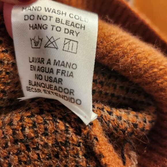 Cacti & Camo Doe and Rae Easy Tiger Sweater Medium - Picture 8 of 8